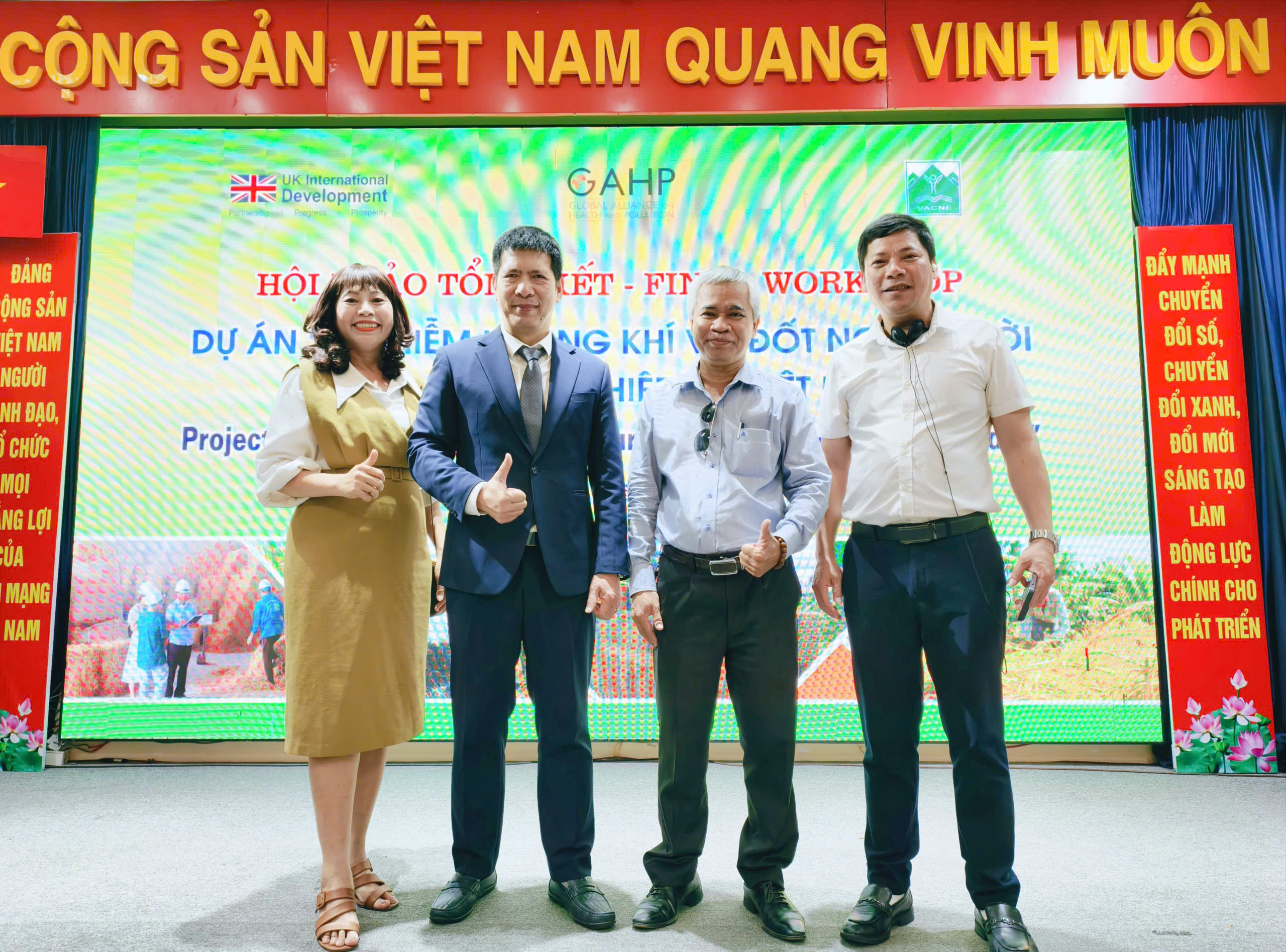 Hội[-]thảo[-]quốc[-]tế[-]tổng[-]kết[-]Dự[-]&aacute;n[-]&ldquo;&Ocirc;[-]nhiễm[-]kh&ocirc;ng[-]kh&iacute;[-]v&agrave;[-]đốt[-]ngo&agrave;i[-]trời[-]trong[-]n&ocirc;ng[-]nghiệp[-]tại[-]Việt[-]Nam&rdquo;.